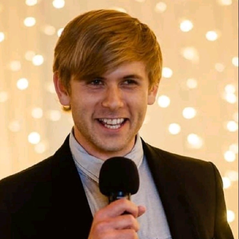speaker frikkie becker.jpg