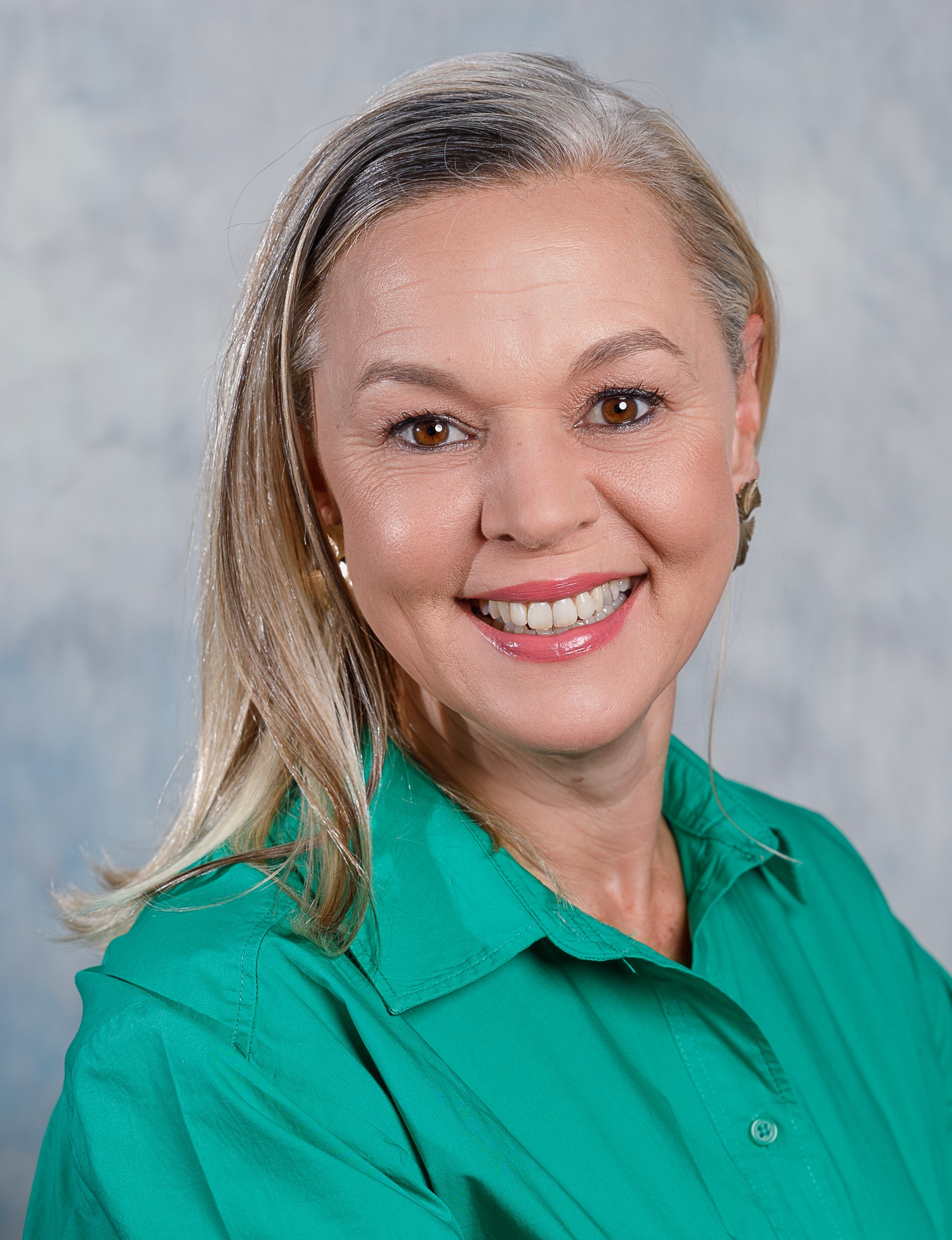 AnchenHeadshots 08022024-24.jpg