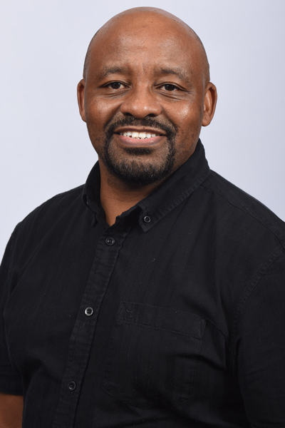 Vusi April