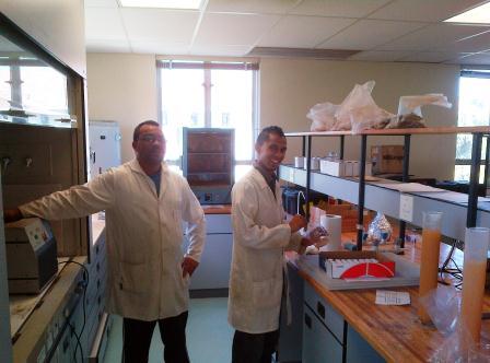Nigel and Charlo in lab 2014.jpg