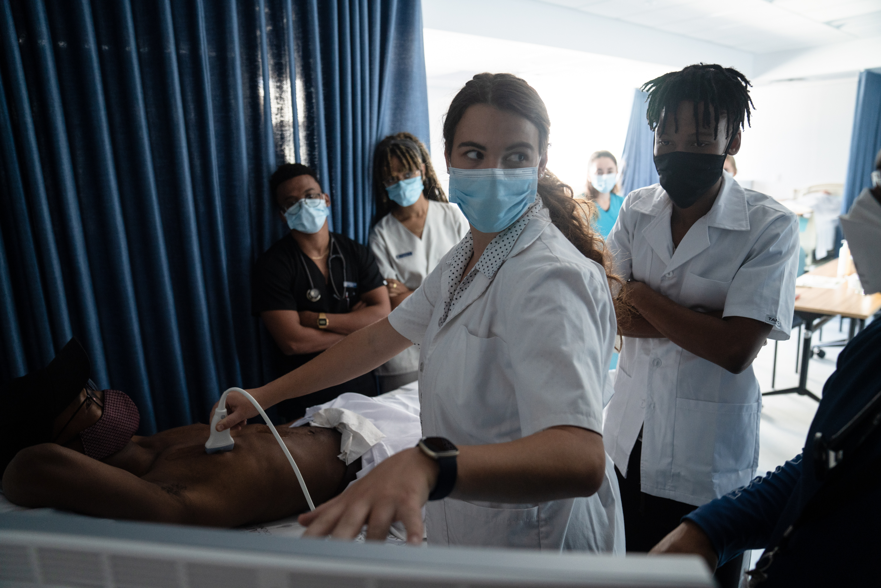 Peer-to-peer ultrasound training in the simulated hospital ward